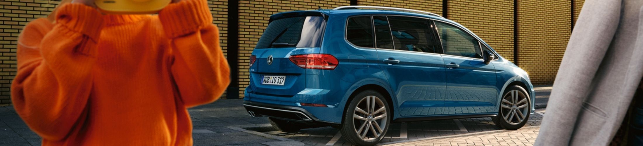 Seitenansicht eines VW Touran